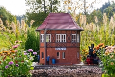 Pola 330883 - G - Stellwerk mit Fachwerk